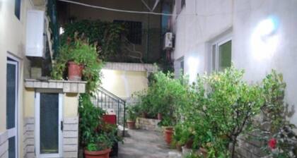 Pik Loti Hotel