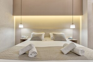 Standard Room (Basement) | In-room safe, desk, laptop workspace, soundproofing - Contessa (Zakynthos)