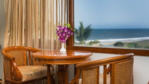 Sea  View Villa  | 房內用餐區