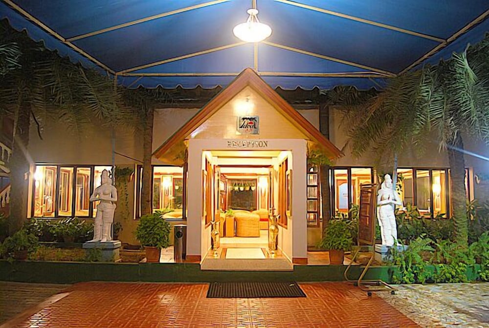 Ideal Beach Resort by null