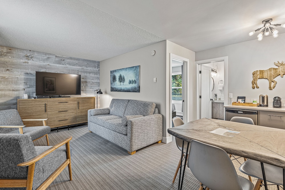 Lamphouse By Basecamp by null