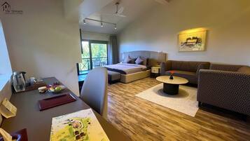 Superior Room | Premium bedding, minibar, in-room safe, rollaway beds