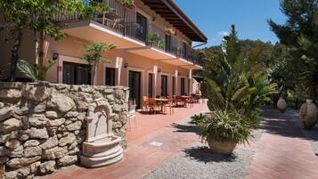 Superior Double Room | Down duvets, minibar, individually furnished, desk