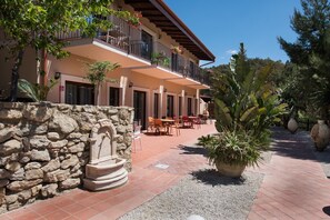 Superior Double Room | Down comforters, minibar, individually furnished, desk