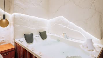 Luxury Studio Suite, 1 King Bed