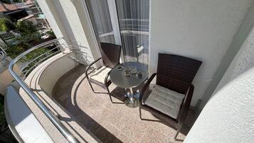 Deluxe Double or Twin Room, 1 Bedroom, Park View | Terrace/patio