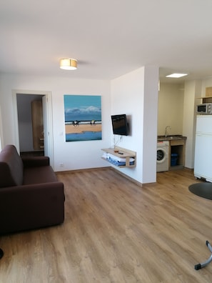 Ático Premium, 2 habitaciones, vistas a la playa | 2 dormitorios, wifi gratis, ropa de cama