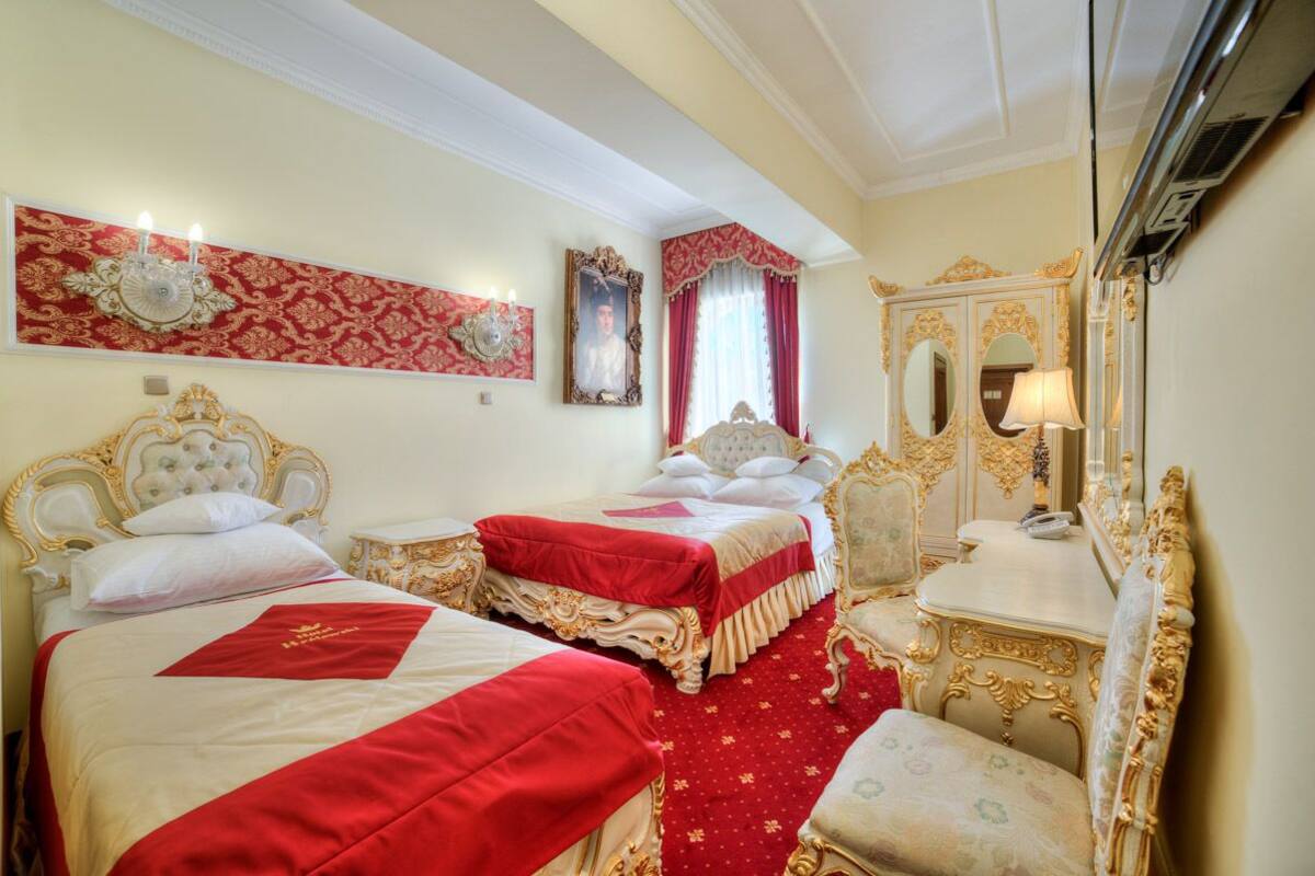 Deluxe Room | In-room safe, individually furnished, blackout curtains, soundproofing