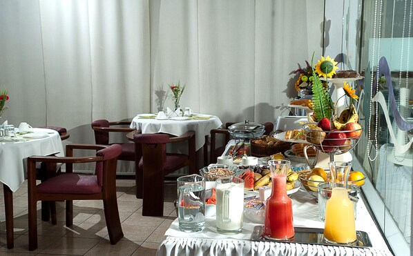 Dagelijks ontbijtbuffet inbegrepen