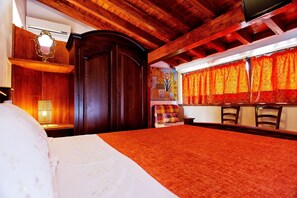 Standard Triple Room | 1 bedroom, minibar, desk, free WiFi