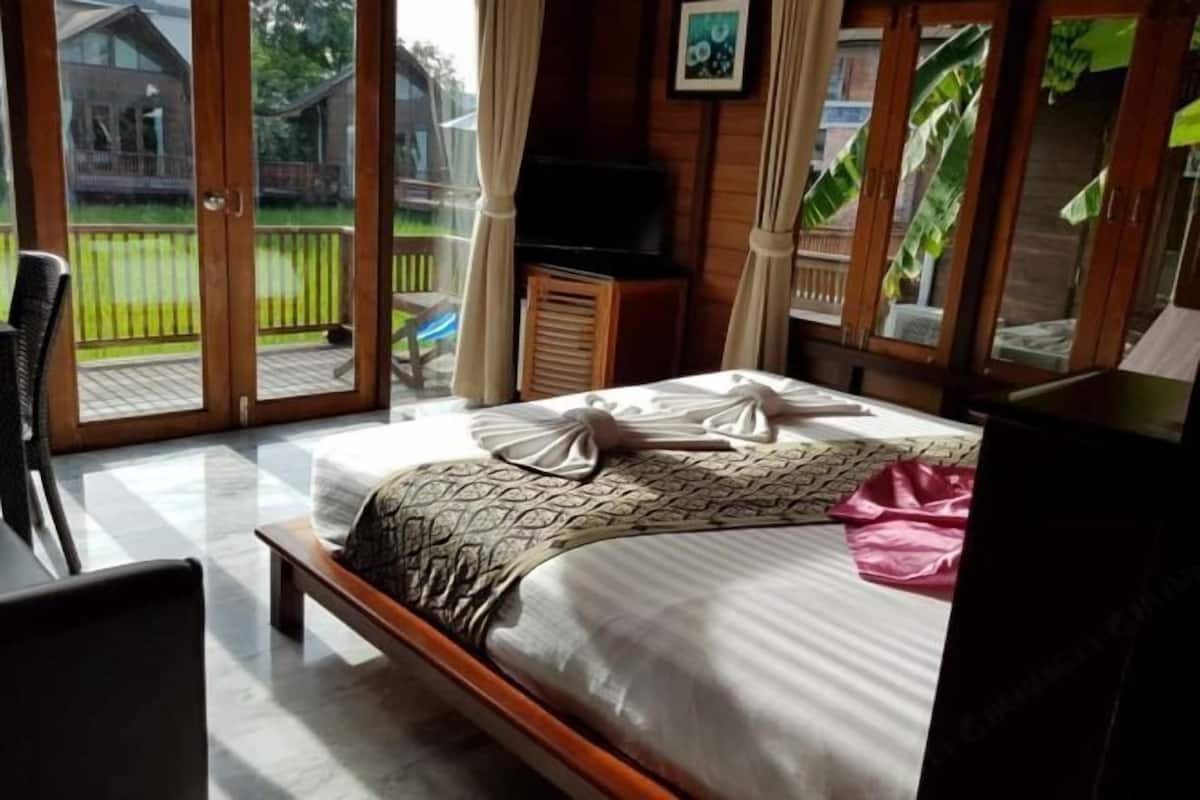 Ropa de cama de alta calidad, camas Select Comfort y escritorio