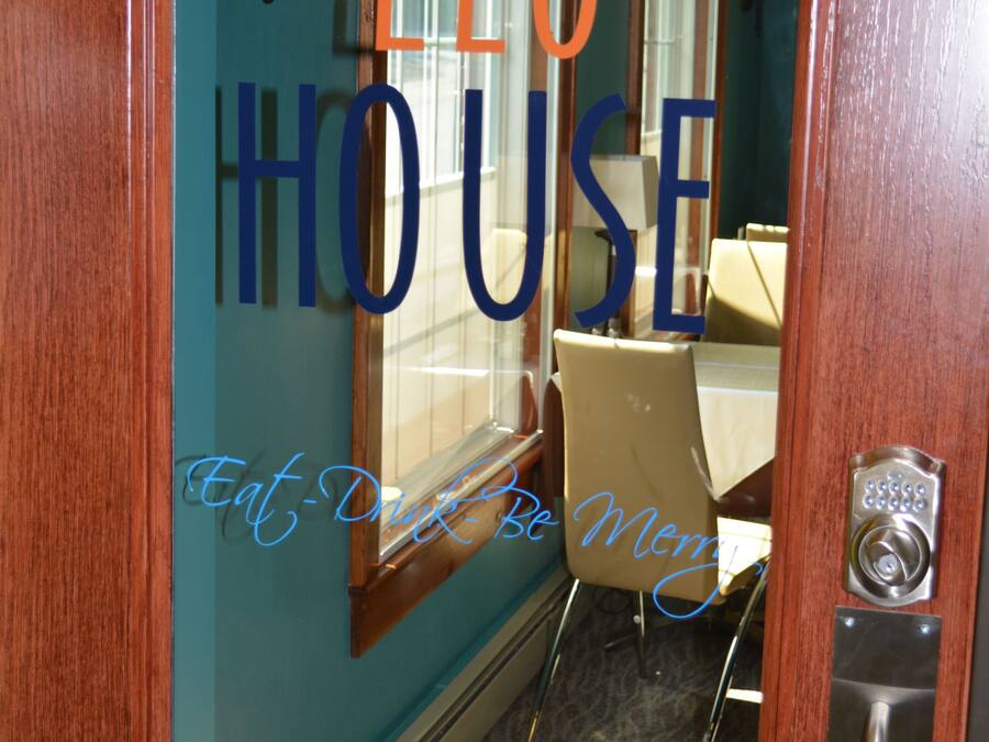 Dinner served, American cuisine