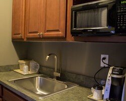 Standard Room, 1 Queen Bed, Refrigerator & Microwave | Private kitchenette | Fridge, microwave, coffee/tea maker, freezer