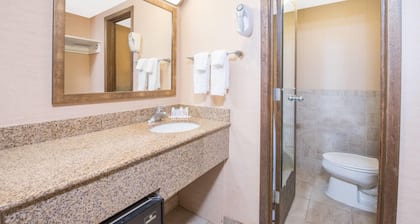 Days Inn by Wyndham Duluth Lakewalk