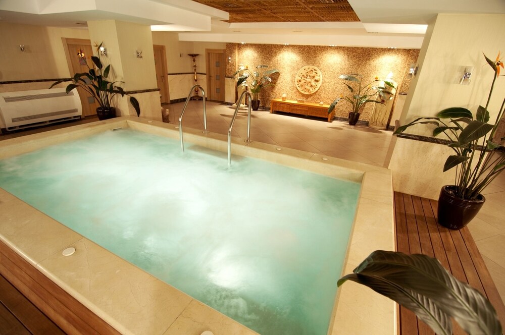 Grand Hotel Tien-Shan by null