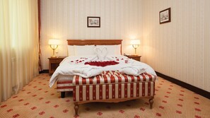 Kamar Double Deluks | Area keluarga | Smart TV 100-cm dengan saluran TV satelit