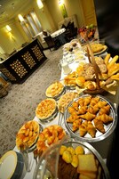 包含每日自助早餐