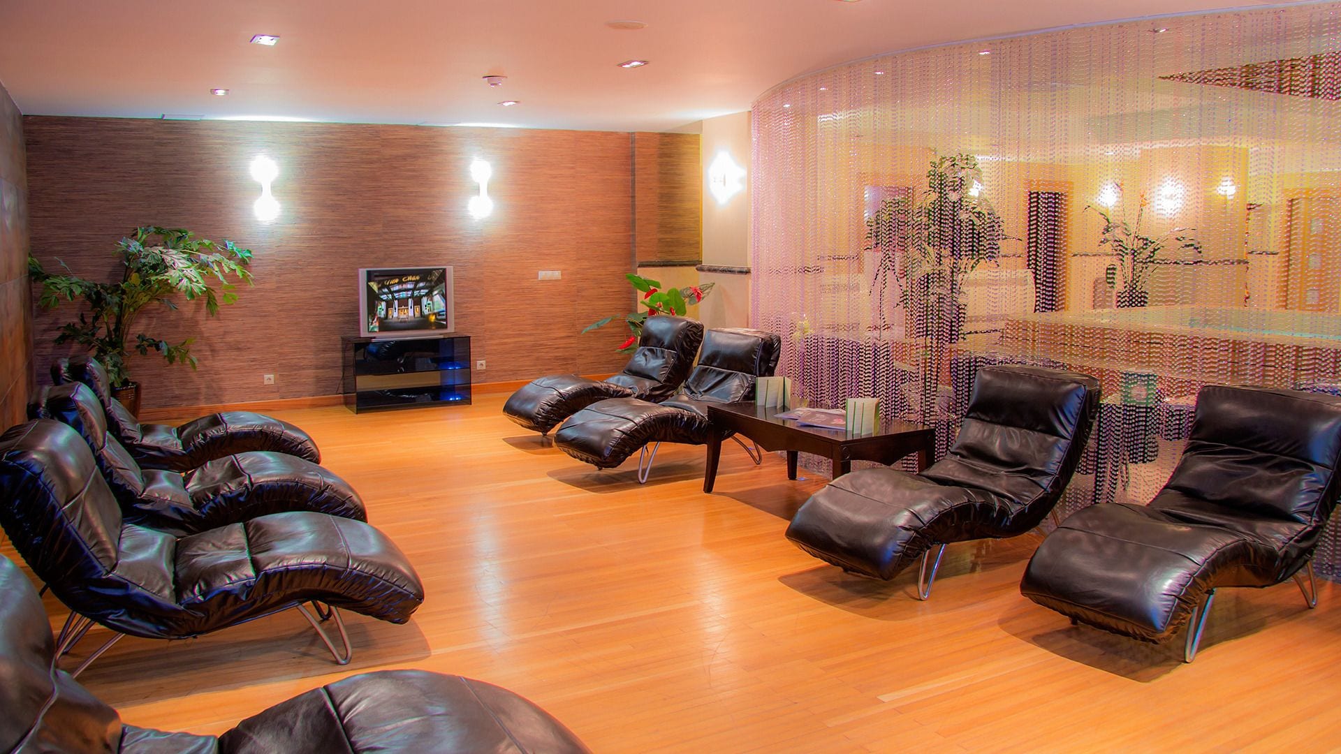 couples treatment room(s), sauna, hot tub, steam room