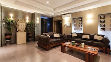 Salas de tratamientos para parejas, sauna, bañera de hidromasaje