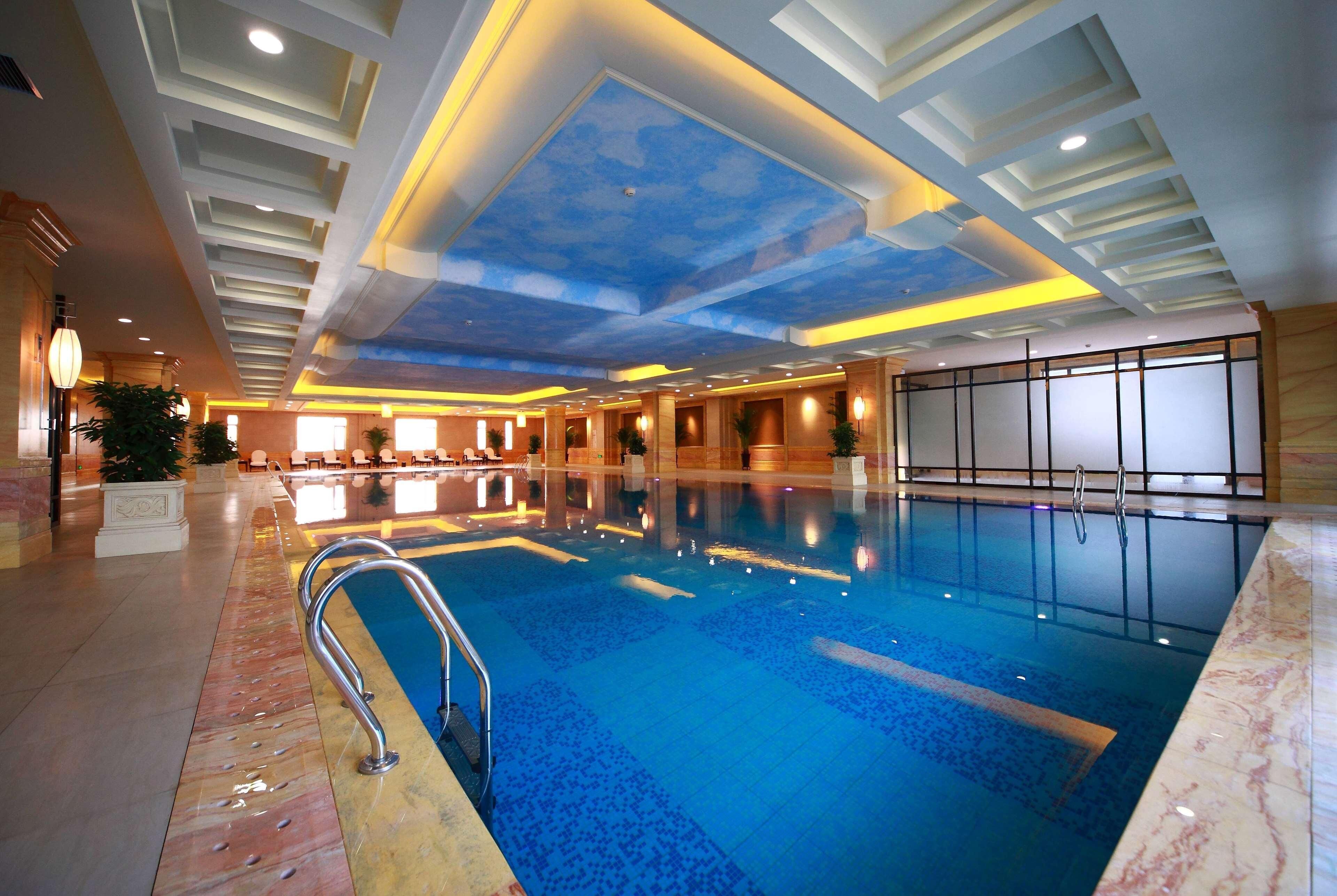 Hồ bơi trong nhà 