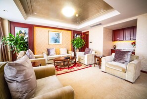Internet, alarm clocks - Howard Johnson by Domando Plaza Wulanchabu (Ulaan Chab)