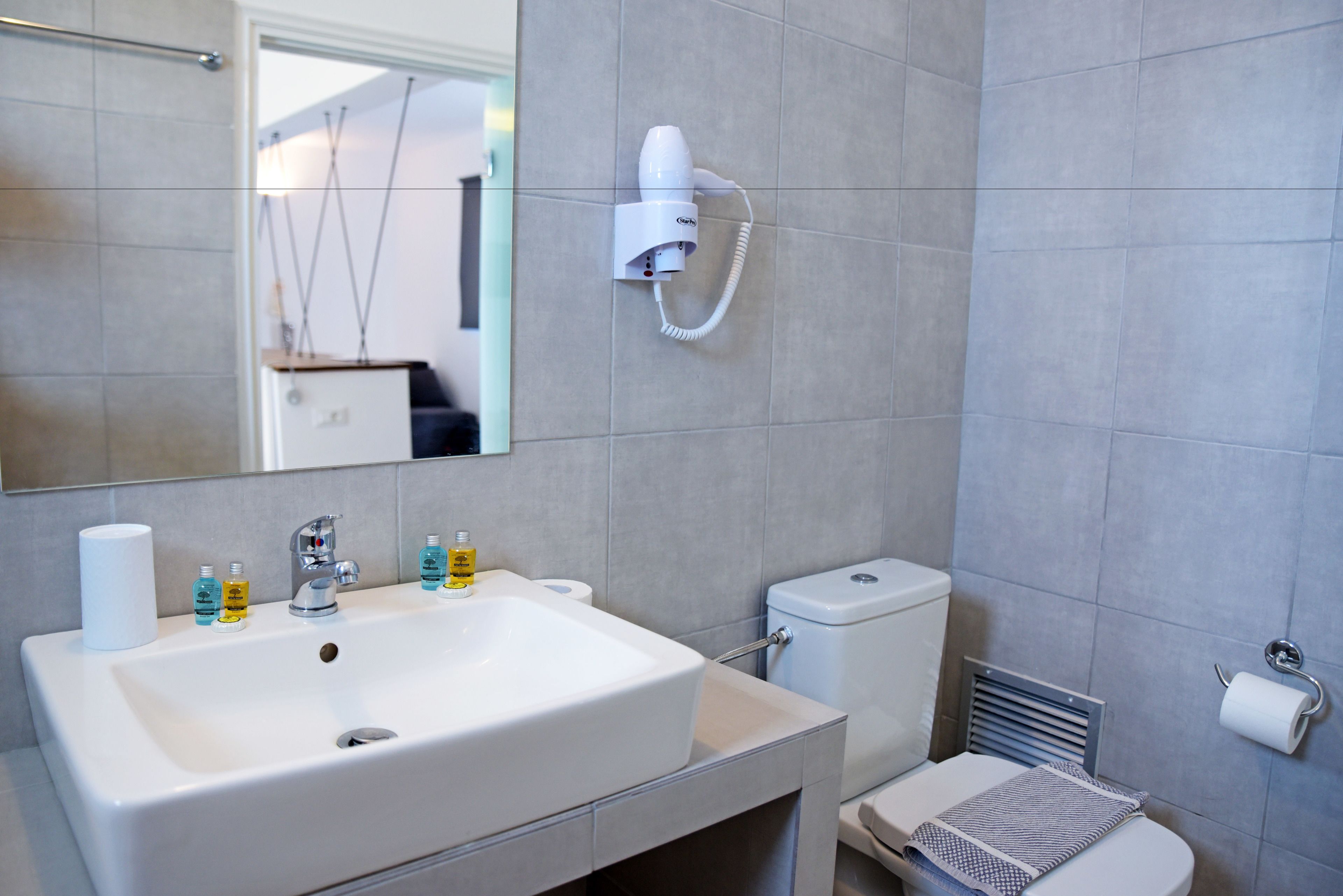 superior suite, sea view | in-room safe, desk, soundproofing, free wifi