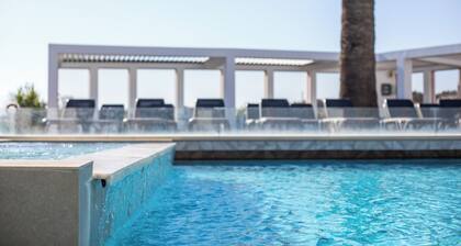 Hillside Studios & Apartments