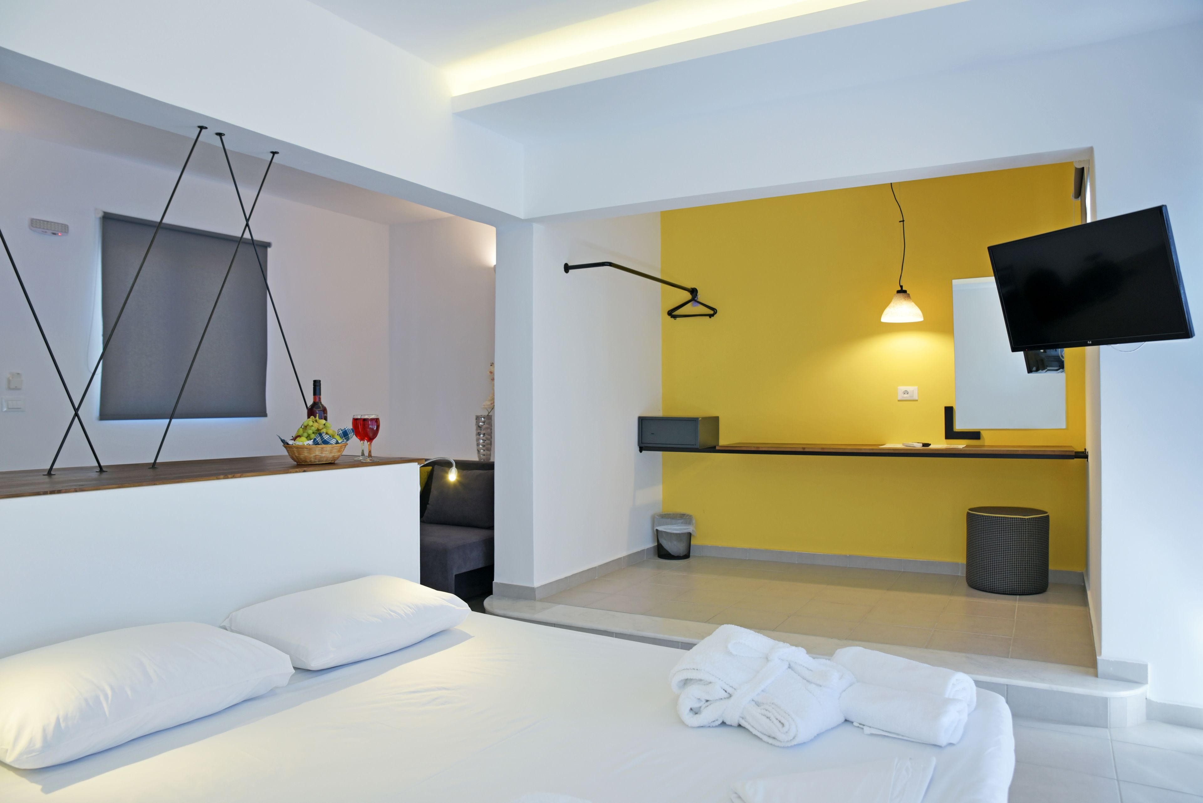 superior suite, sea view | in-room safe, desk, soundproofing, free wifi