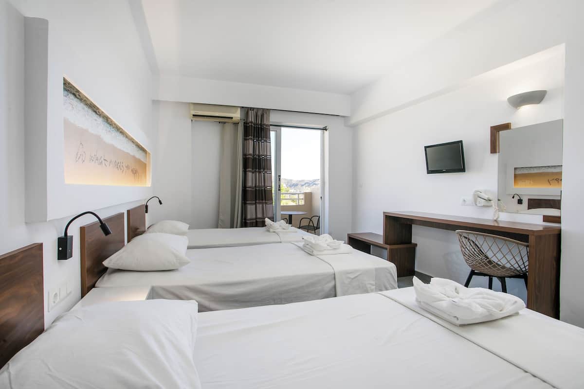 In-room safe, desk, soundproofing, WiFi (free)
