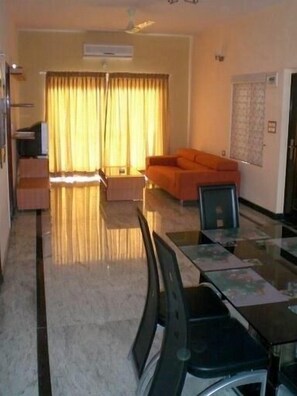 Flat-screen TV, pay movies - Stamford Residency (Bengaluru)