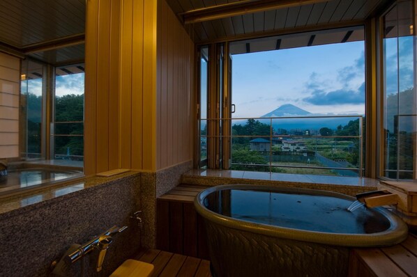 Spa - Oike Hotel: A Hot Spring Inn with Views of Mt. Fuji (Fujikawaguchiko)