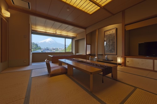 Oike Hotel: A Hot Spring Inn with Views of Mt. Fuji
