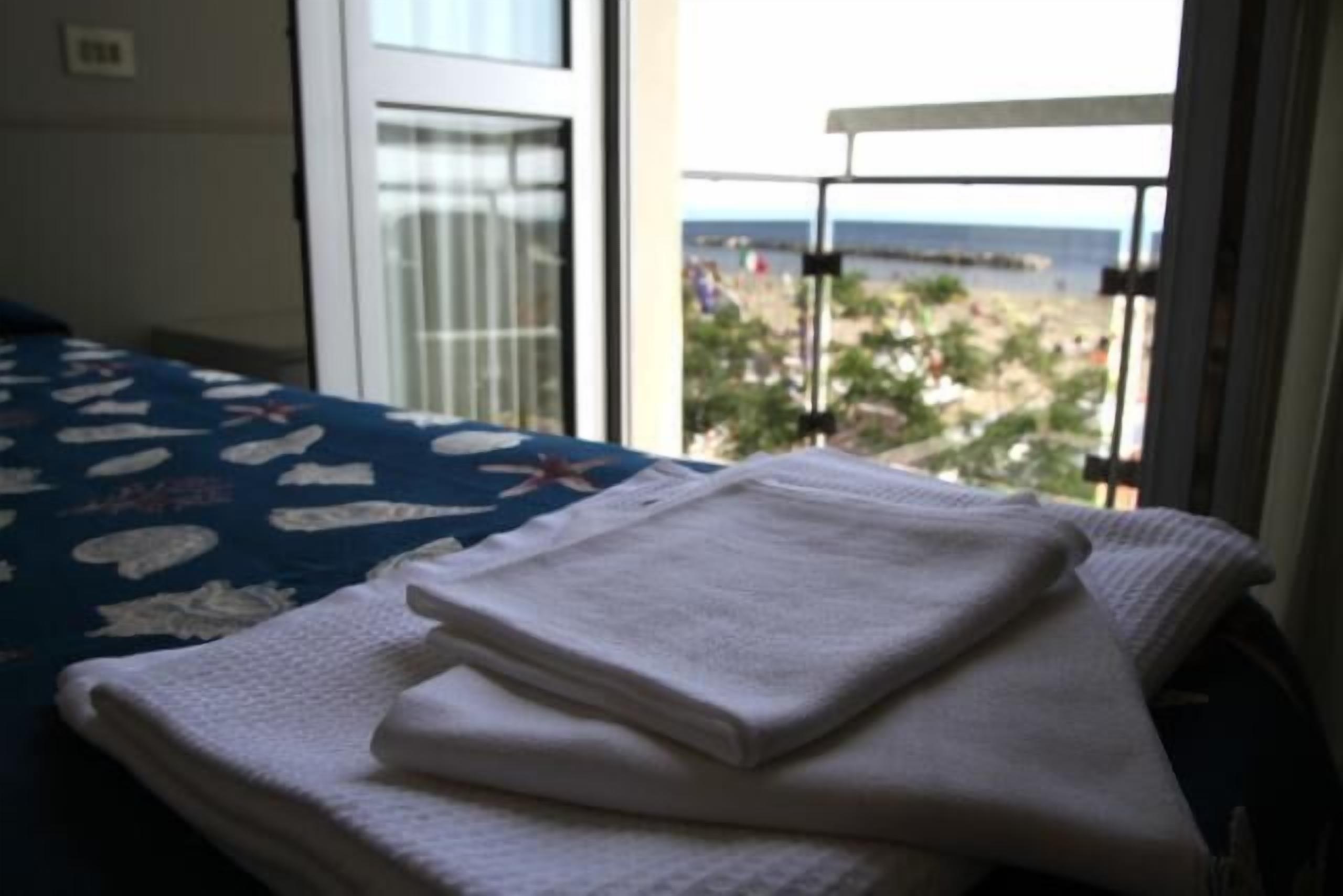 Doppel- oder Zweibettzimmer, Meerblick | Minibar, Zimmersafe, individuell dekoriert, individuell eingerichtet