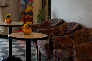 Lobby sitting area - Hotel Milanese (Rimini)