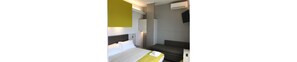 Habitació superior | Minibar, caixa forta a l'habitació i escriptori 