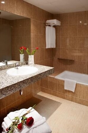 Apartment, 1 Schlafzimmer | Badezimmer