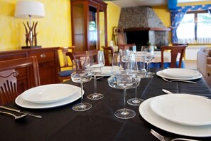 Apartment, 1 Bedroom | In-room dining - Apartaments Sant Bernat (Canillo)
