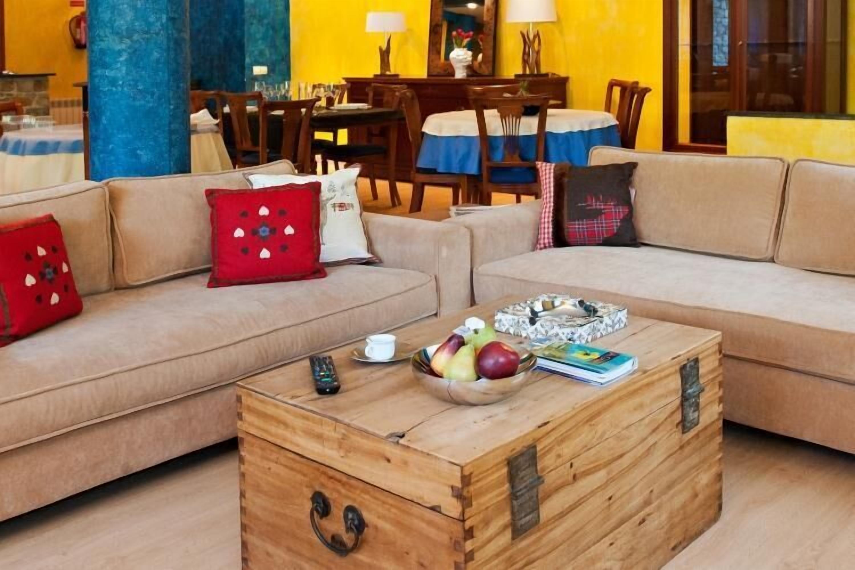 Apartment, 1 Bedroom | Ruang tamu | TV skrin rata 