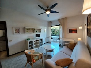 Classic Apartment | Living area | Flat-screen TV - Fattoria nel Parco (Rosignano Marittimo)