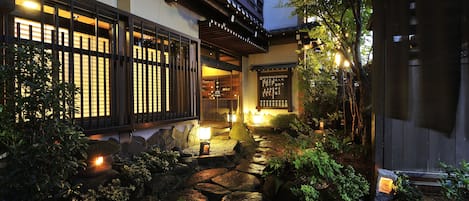 Entrée de l’hébergement