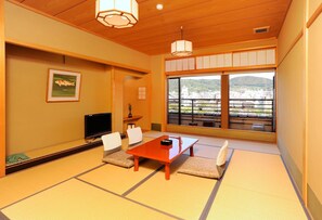 Interior - Tazuru (Kyoto)
