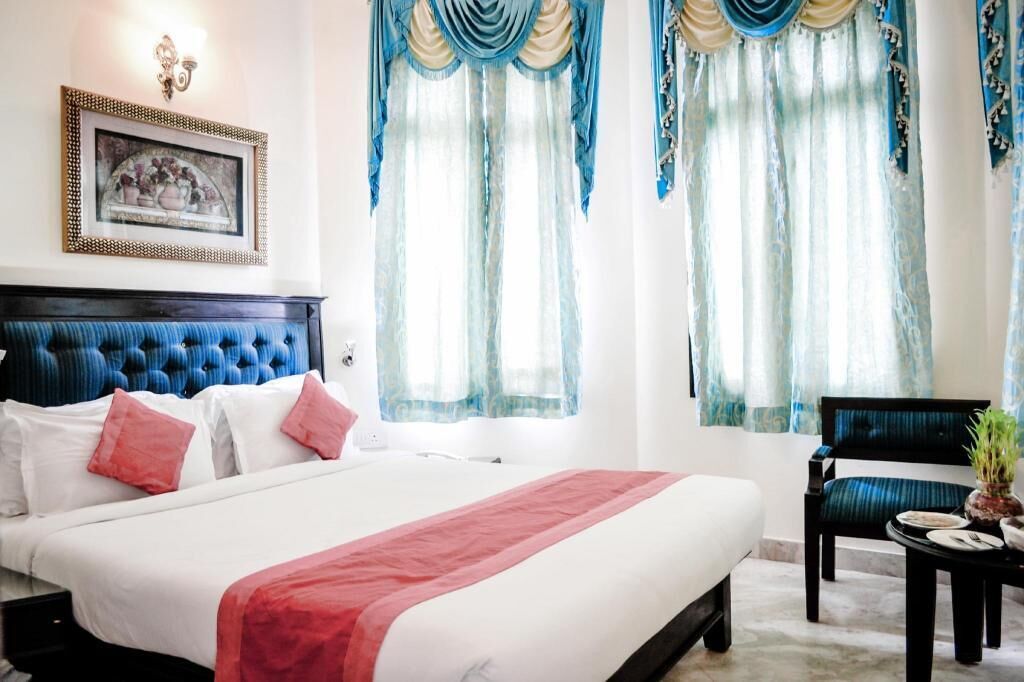 Premium bedding, in-room safe, soundproofing, iron/ironing board