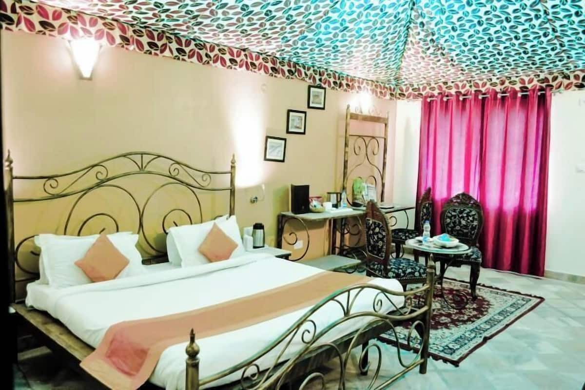 Premium bedding, in-room safe, soundproofing, iron/ironing board