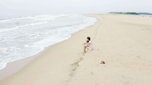 Beach nearby - Radisson Resort Pondicherry Bay (Puducherry)