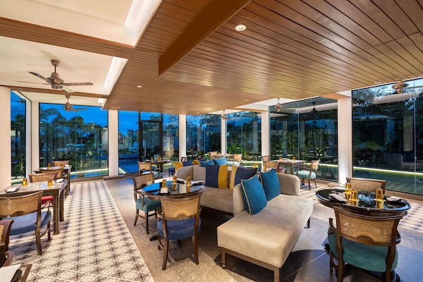 Lobby lounge