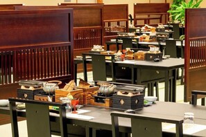 2 ristoranti, aperti a colazione