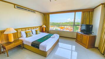 Junior Double Room | Select Comfort beds, in-room safe, desk, blackout curtains