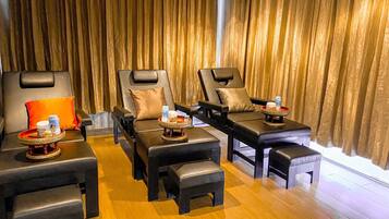 Deep-tissue massages, Thai massages