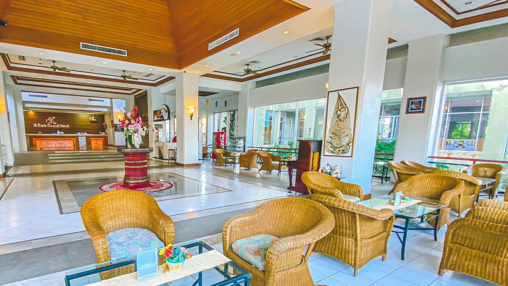 ロビー応接スペース