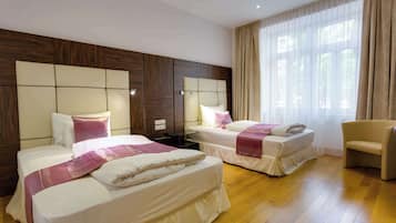 Classic-Zimmer, 2 Queen-Betten (Quiet Location) | 1 Schlafzimmer, hochwertige Bettwaren, Zimmersafe